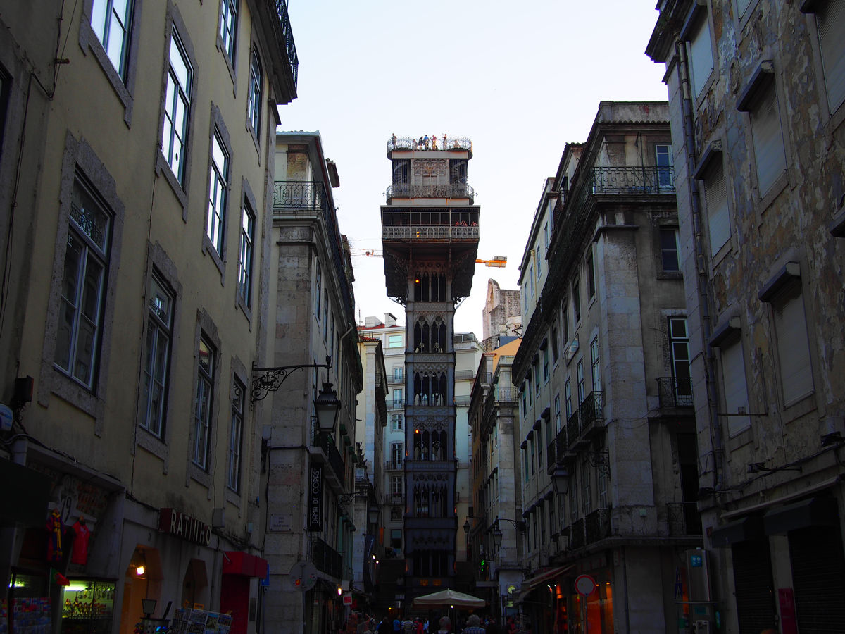 Elevador de Santa Justa downtown